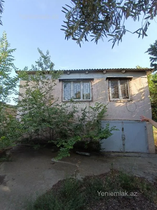 Satılır 4 otaqlı həyət evi 100 m²