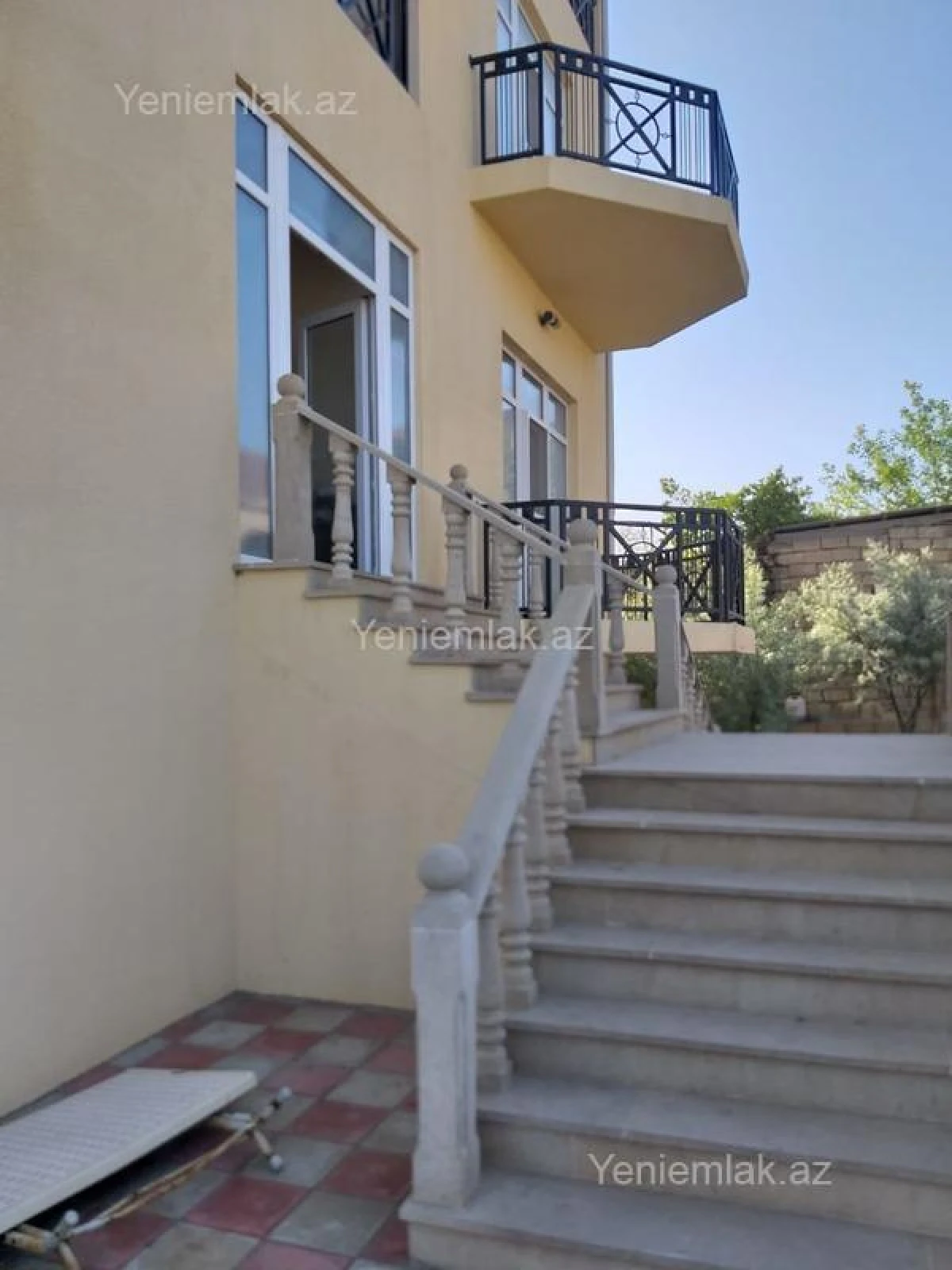 Satılır 7 otaqlı həyət evi 200 m²