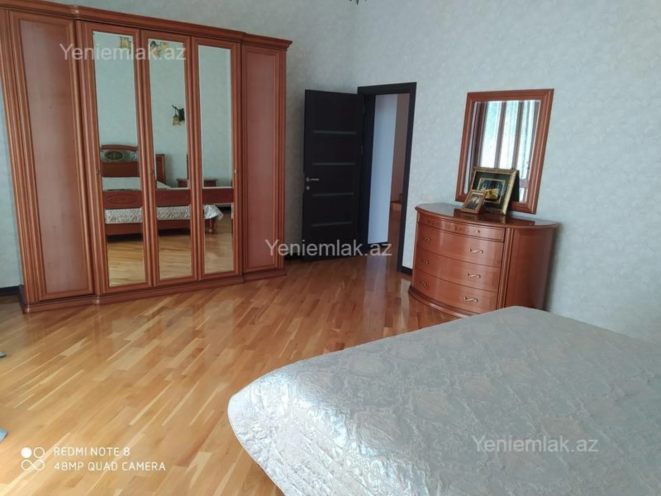 Satılır 7 otaqlı həyət evi 200 m²