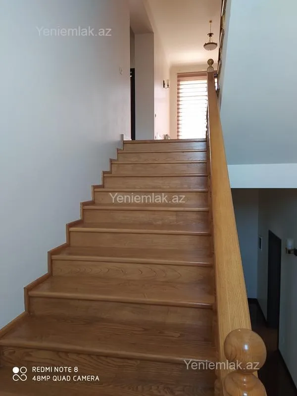 Satılır 7 otaqlı həyət evi 200 m²