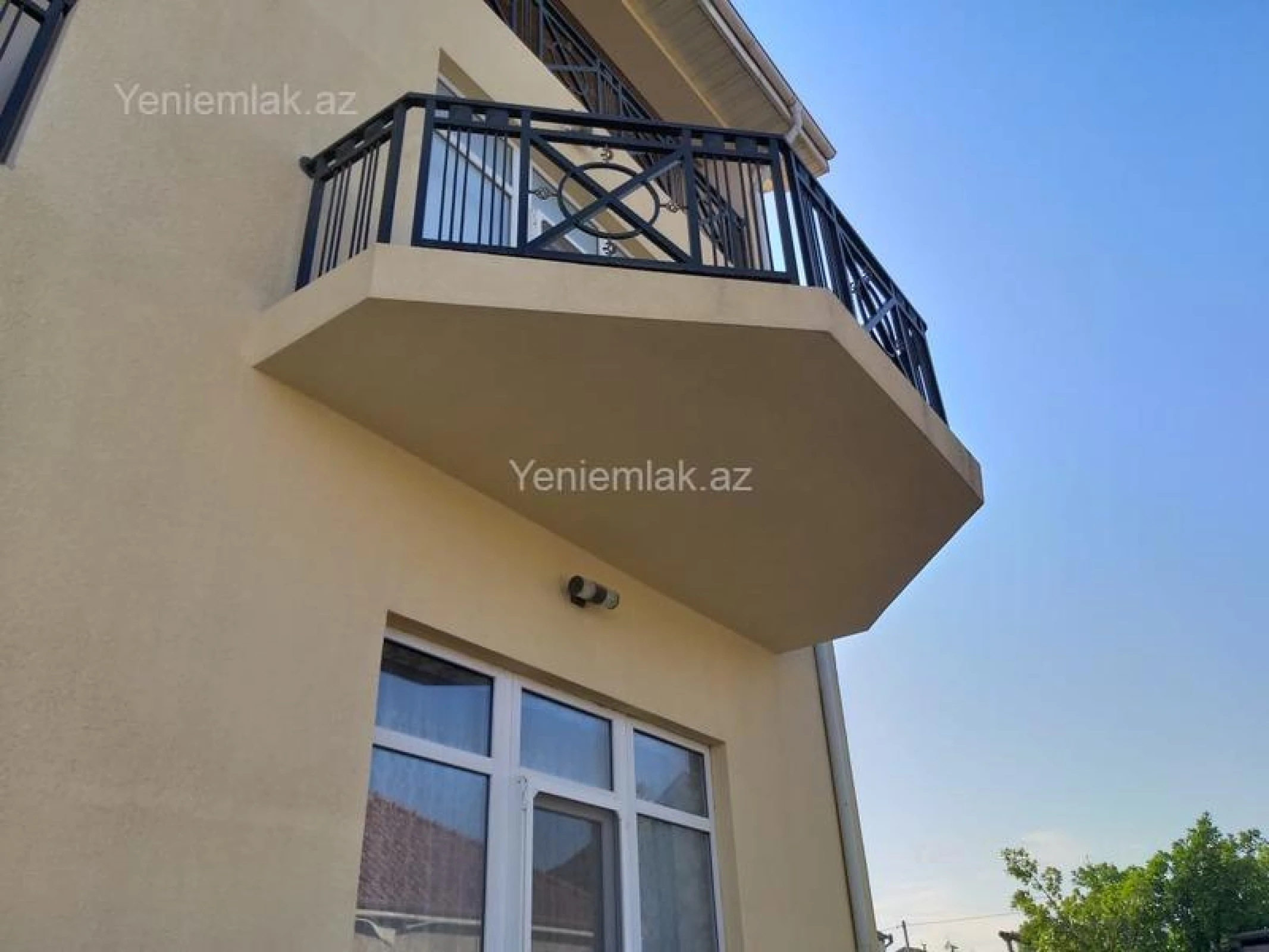 Satılır 7 otaqlı həyət evi 200 m²