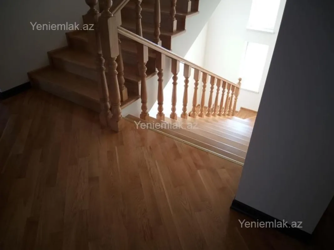 Satılır 7 otaqlı həyət evi 200 m²