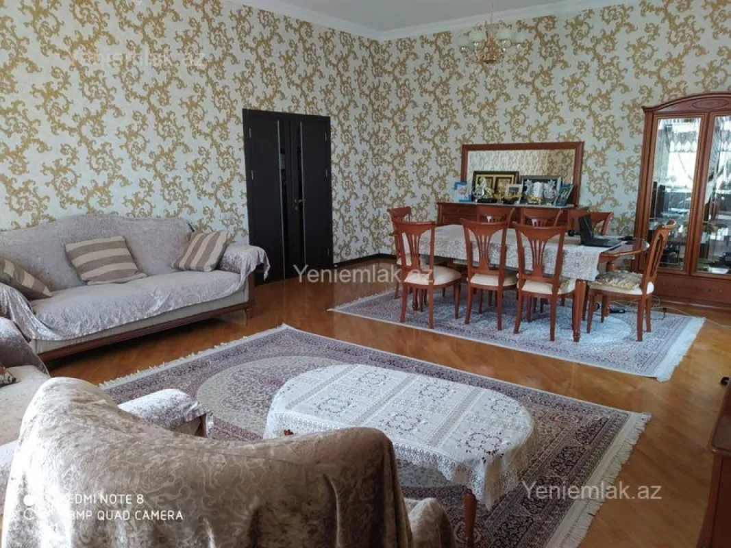Satılır 7 otaqlı həyət evi 200 m²