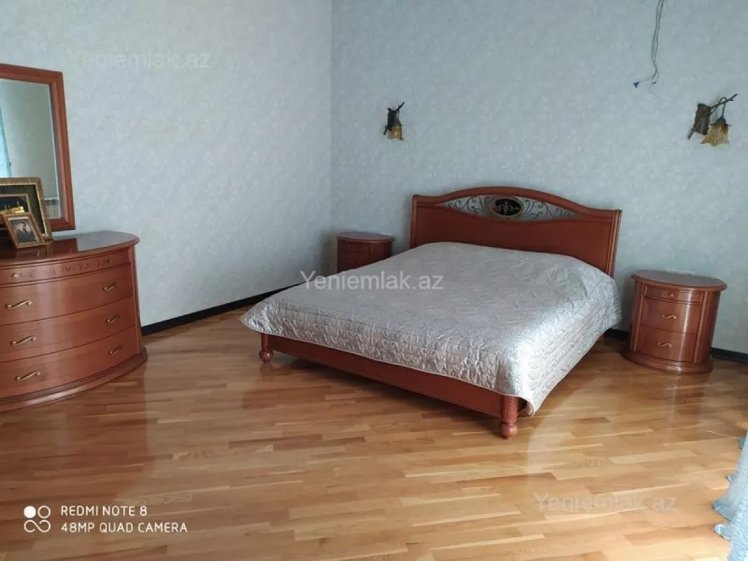 Satılır 7 otaqlı həyət evi 200 m²