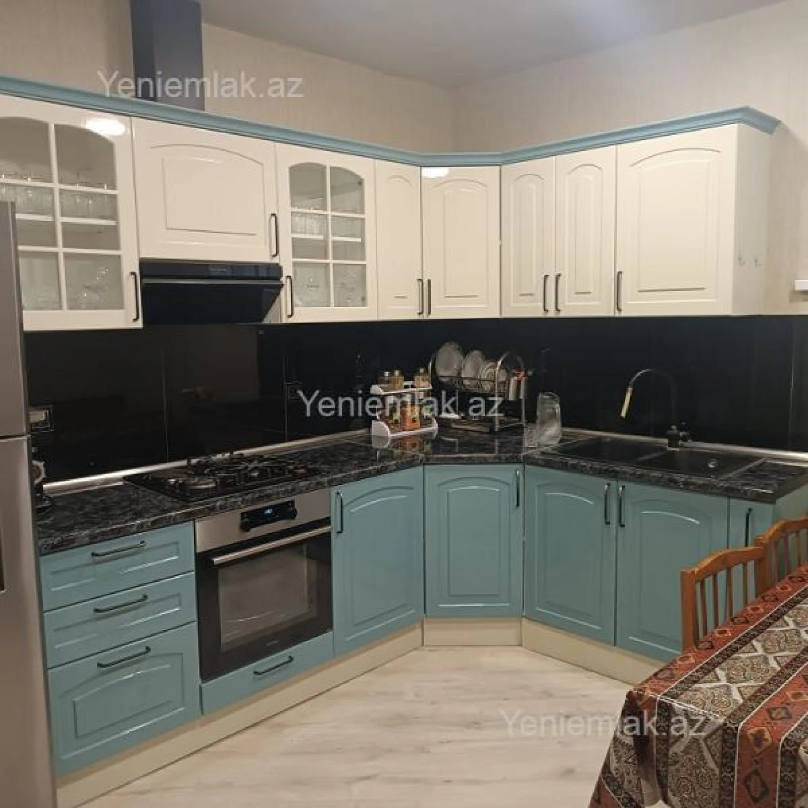 Satılır 5 otaqlı həyət evi 200 m²