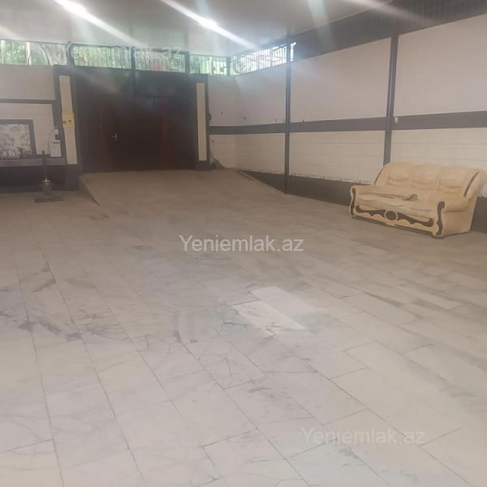 Satılır 5 otaqlı həyət evi 200 m²