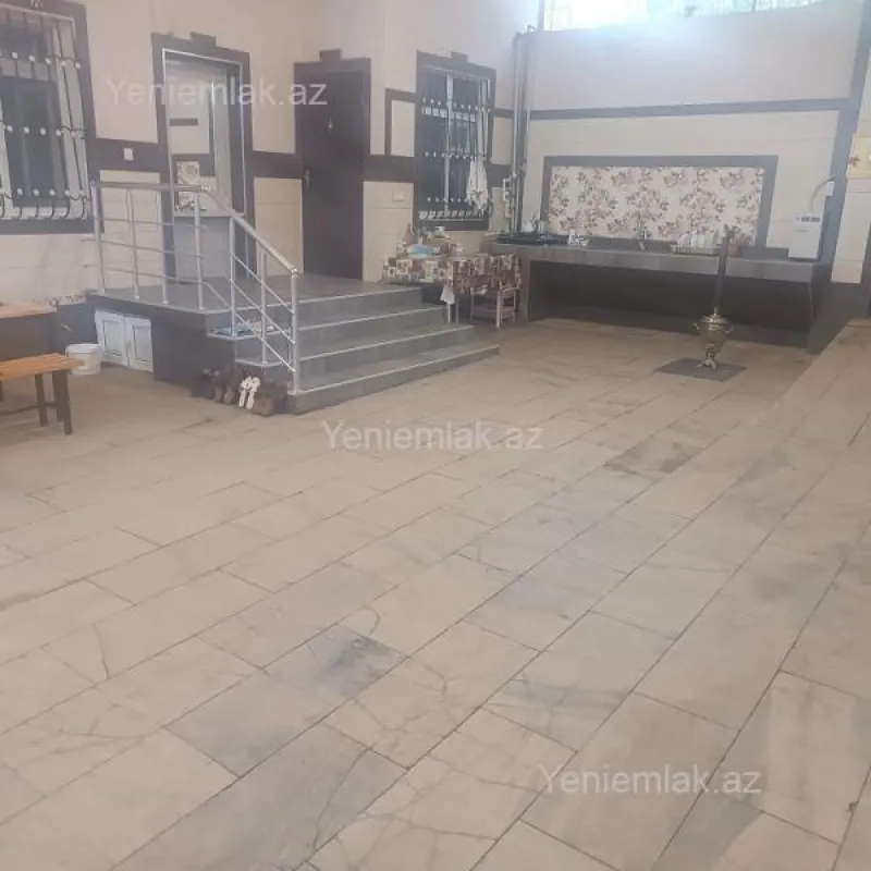 Satılır 5 otaqlı həyət evi 200 m²