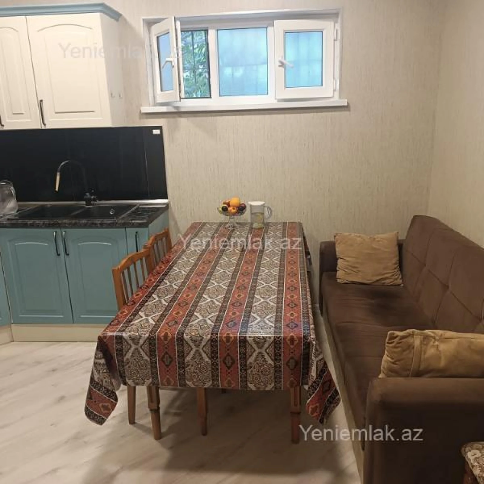 Satılır 5 otaqlı həyət evi 200 m²