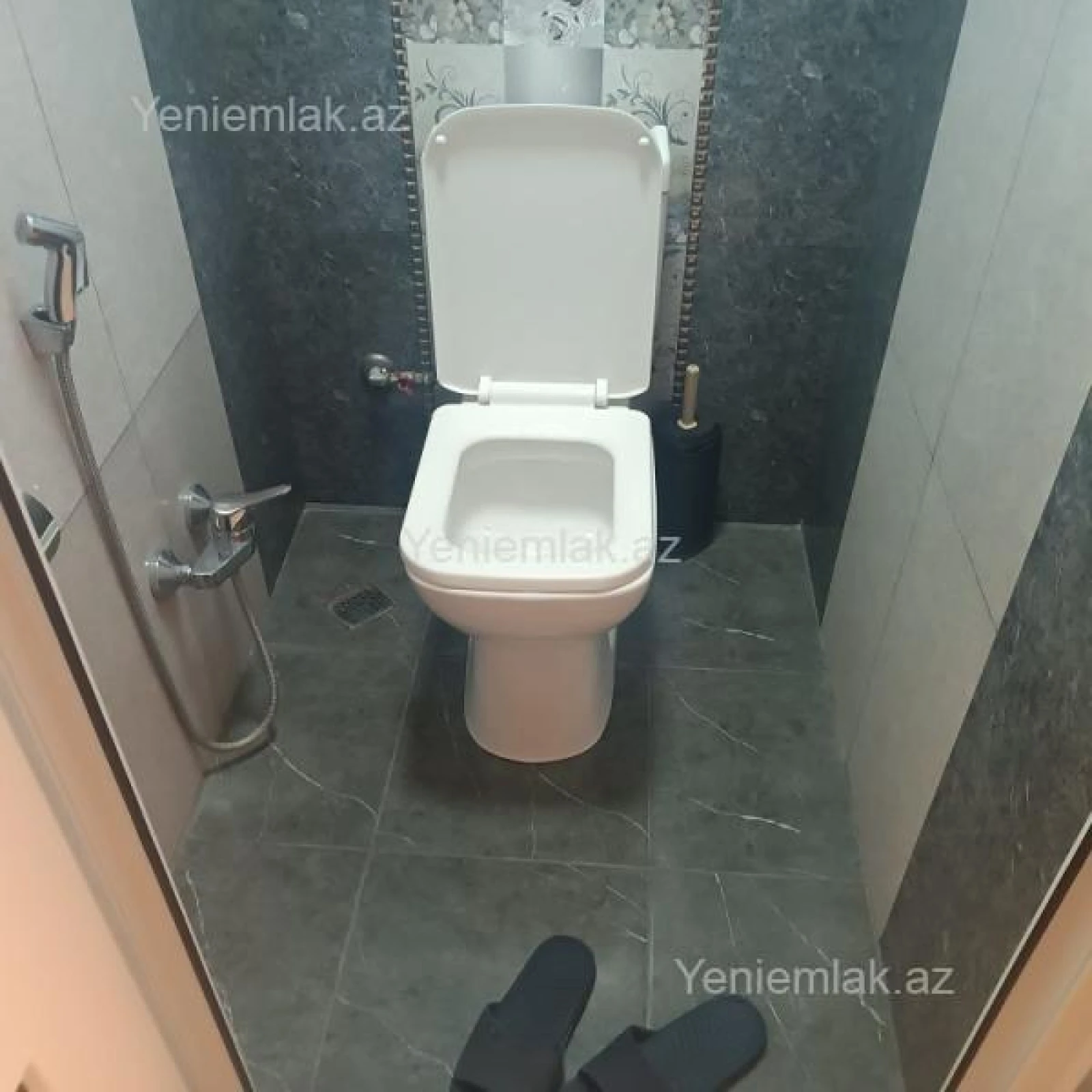 Satılır 5 otaqlı həyət evi 200 m²