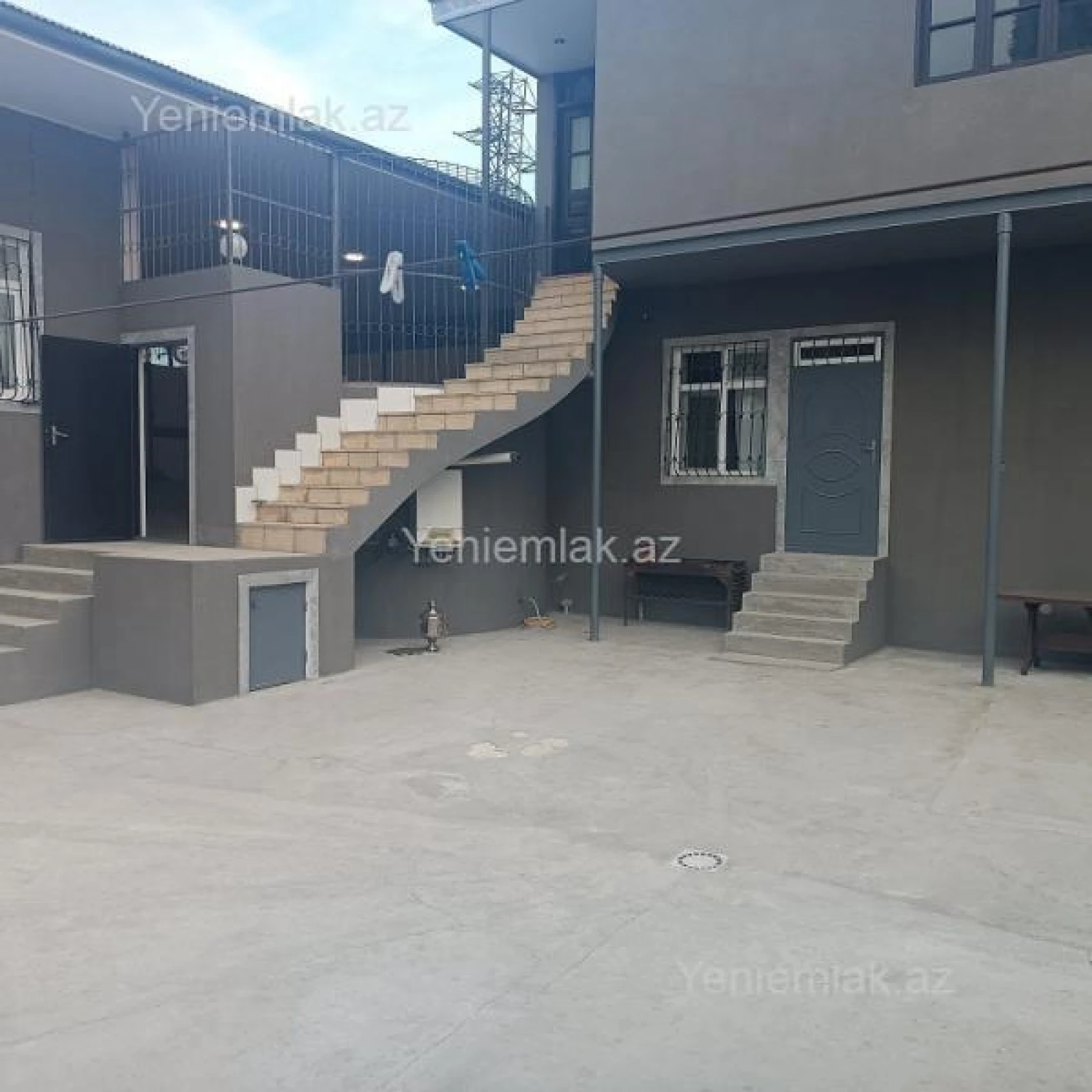 Satılır 5 otaqlı həyət evi 200 m²