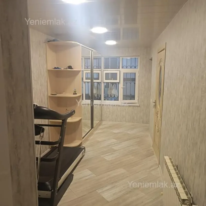 Satılır 5 otaqlı həyət evi 200 m²