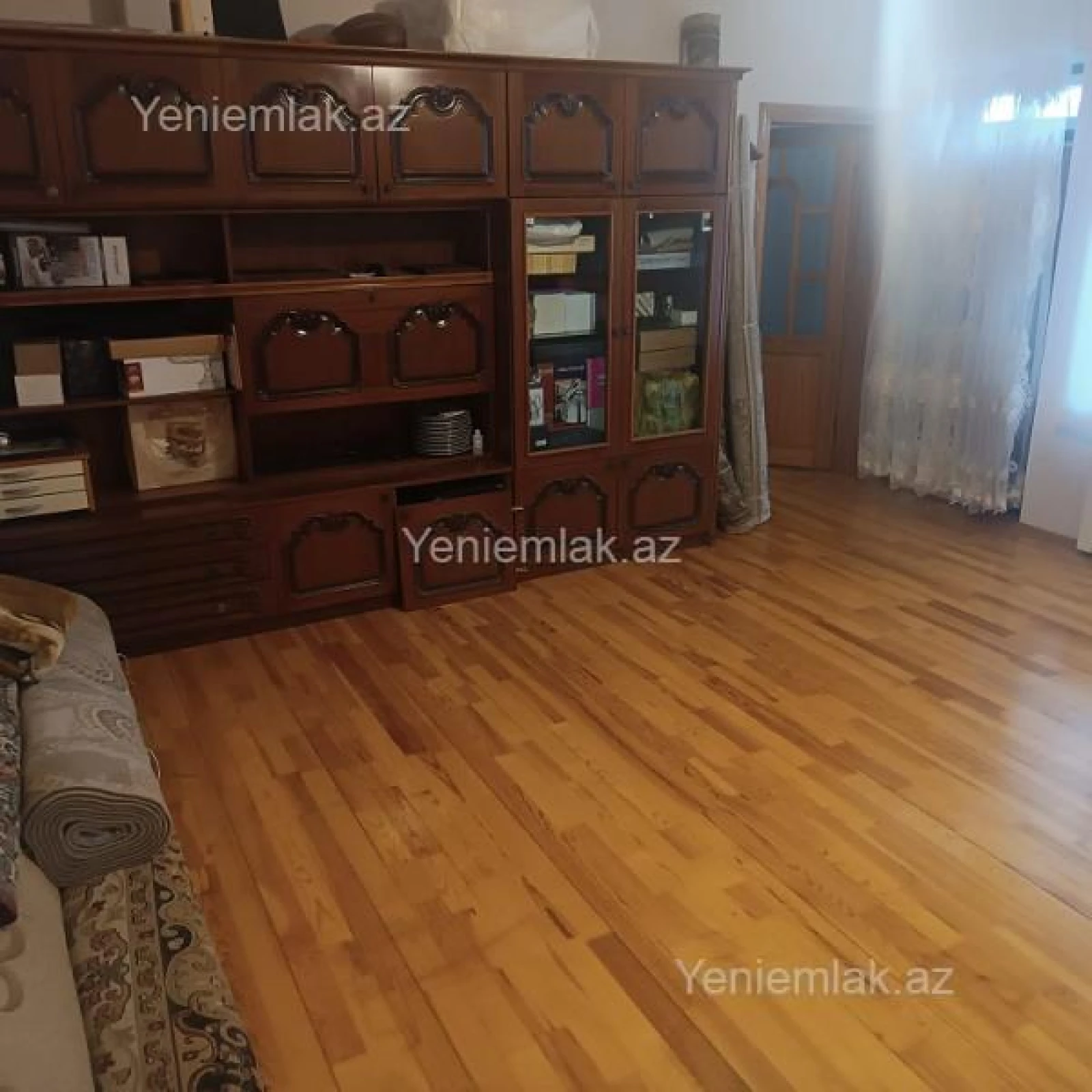 Satılır 5 otaqlı həyət evi 200 m²