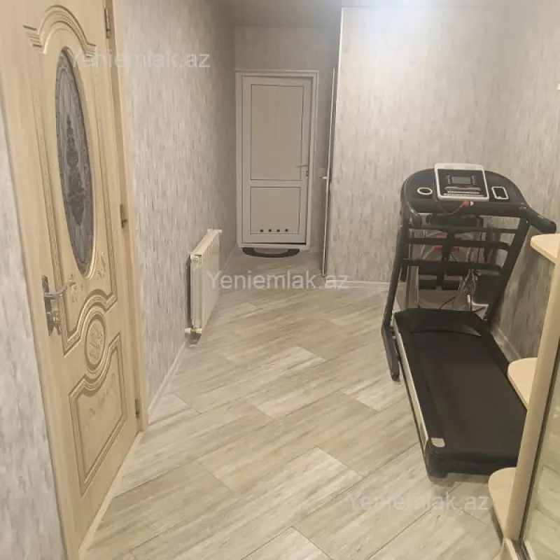 Satılır 5 otaqlı həyət evi 200 m²