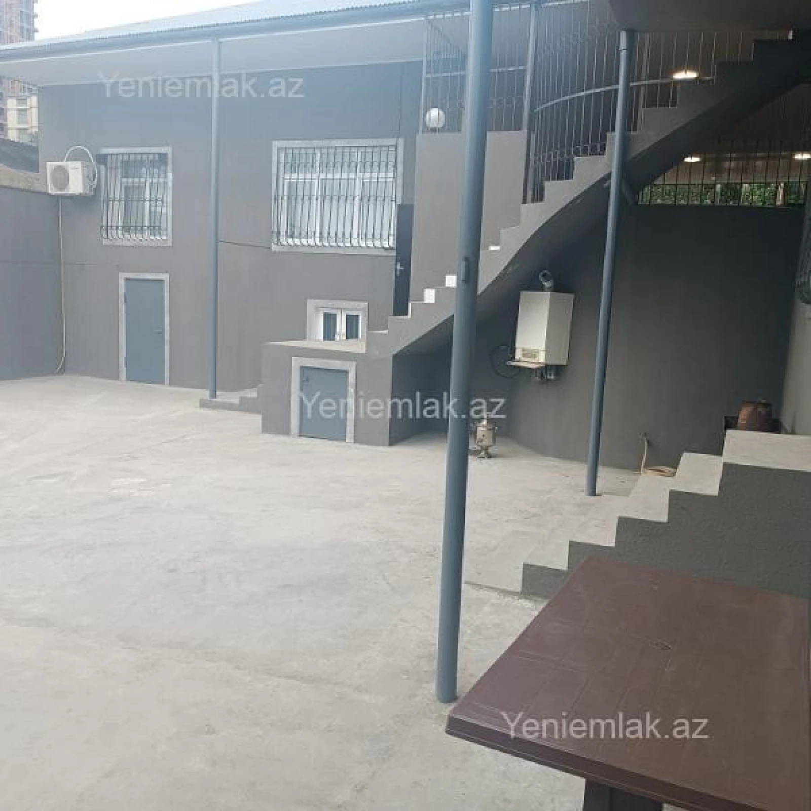 Satılır 5 otaqlı həyət evi 200 m²