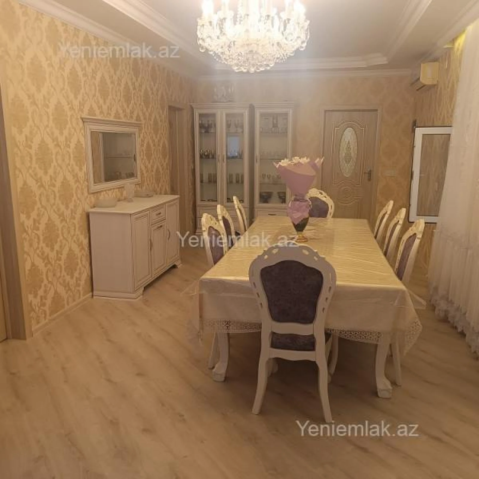Satılır 5 otaqlı həyət evi 200 m²