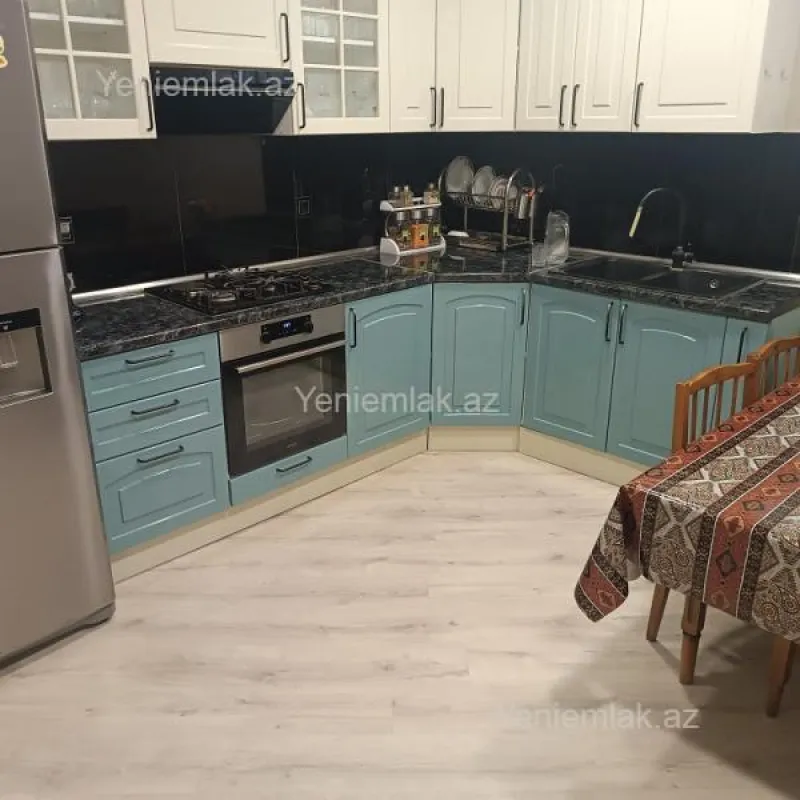 Satılır 5 otaqlı həyət evi 200 m²