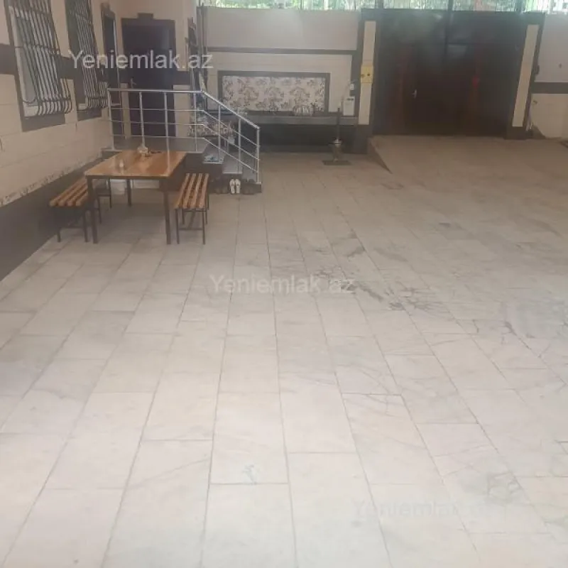Satılır 5 otaqlı həyət evi 200 m²