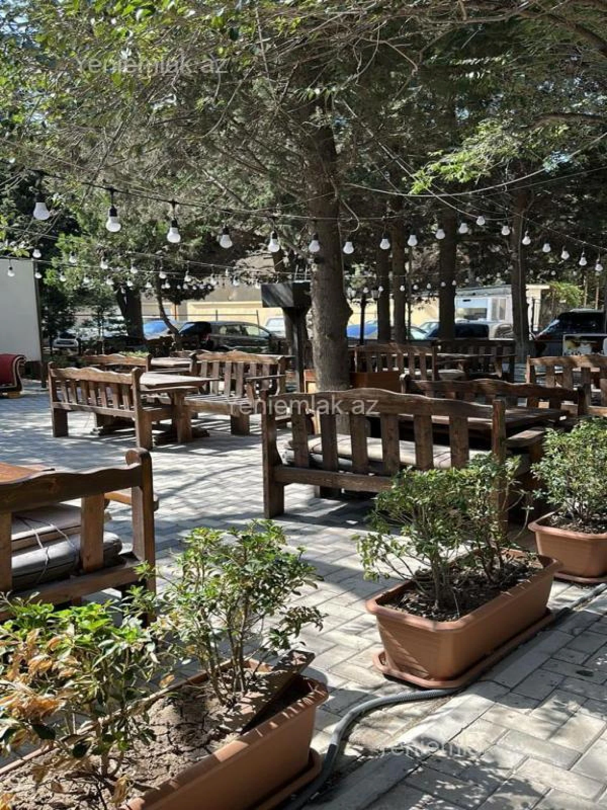 Satılır 12 otaqlı obyekt 400 m²