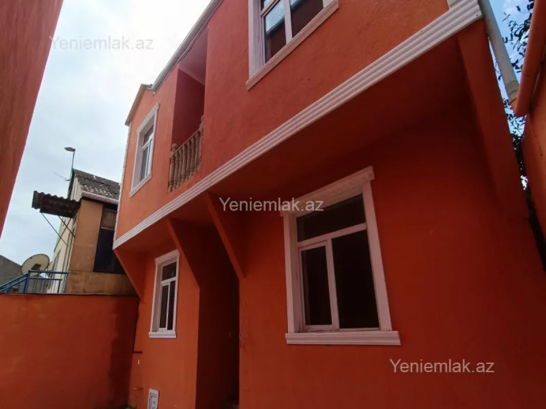 Satılır 4 otaqlı həyət evi 131 m²