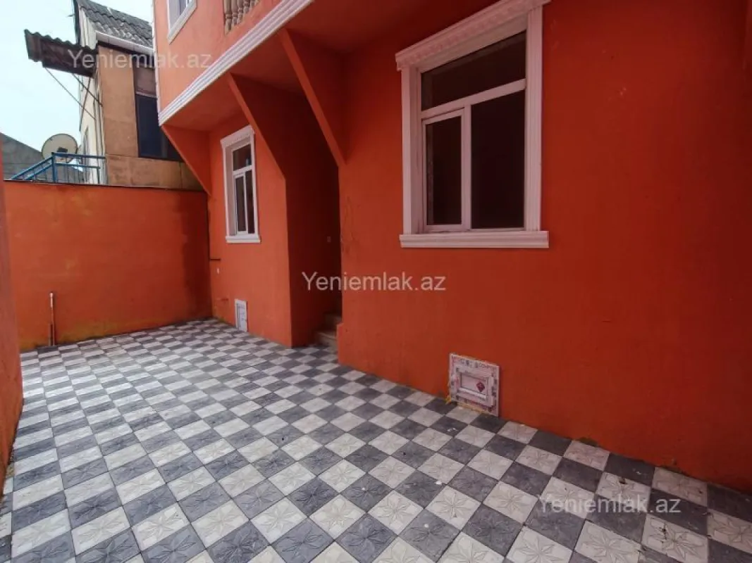 Satılır 4 otaqlı həyət evi 131 m²