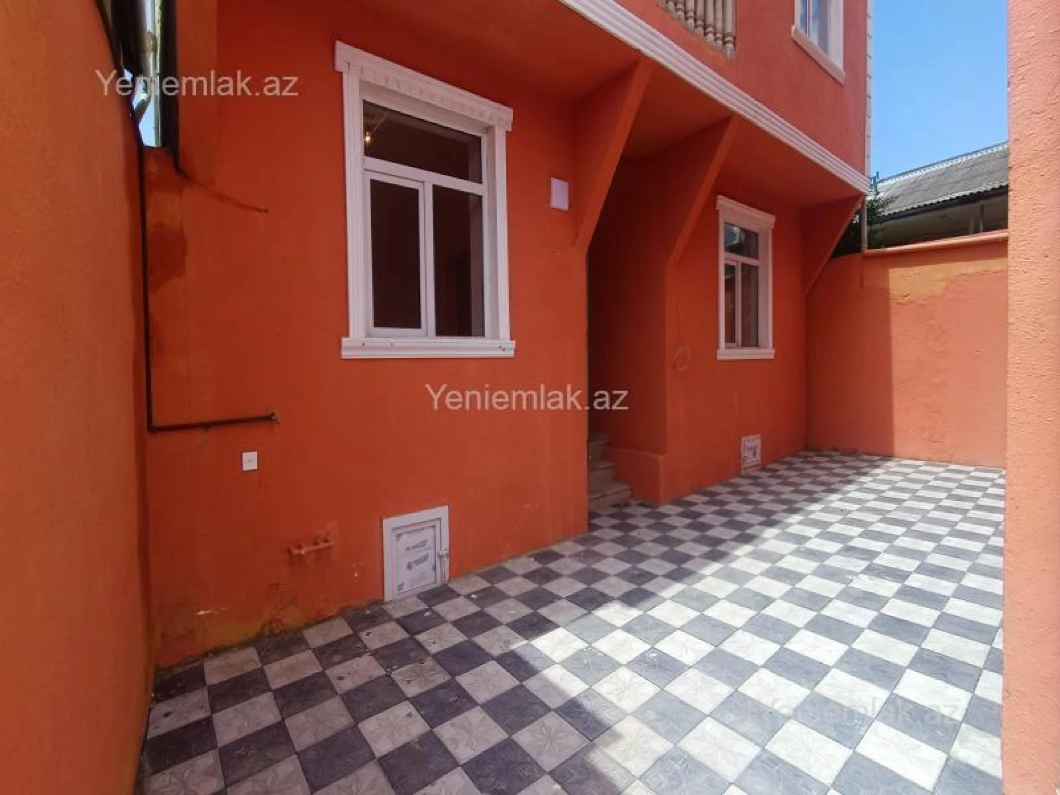 Satılır 4 otaqlı həyət evi 131 m²