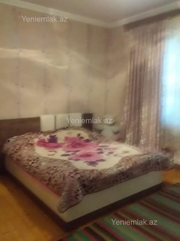 Satılır 7 otaqlı həyət evi 196 m²