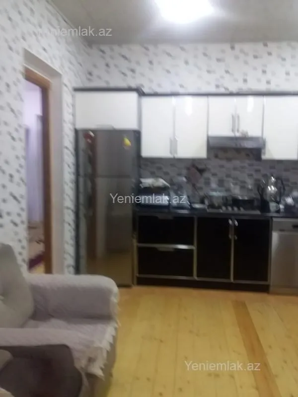 Satılır 7 otaqlı həyət evi 196 m²