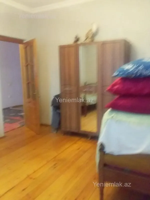 Satılır 7 otaqlı həyət evi 196 m²