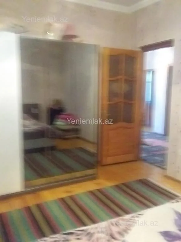 Satılır 7 otaqlı həyət evi 196 m²