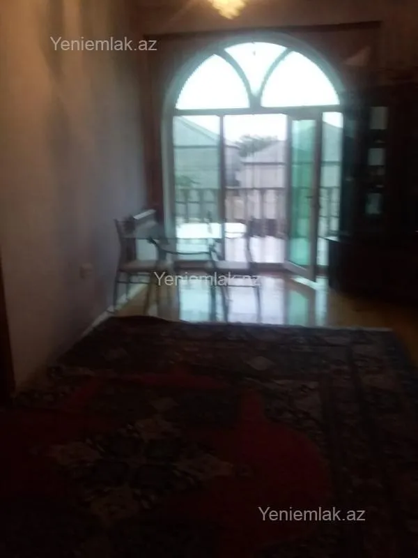 Satılır 7 otaqlı həyət evi 196 m²