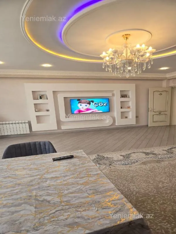 Satılır 3 otaqlı yeni tikili 147 m²