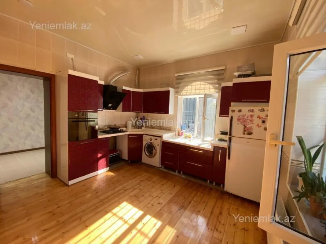 Satılır 4 otaqlı həyət evi 160 m²