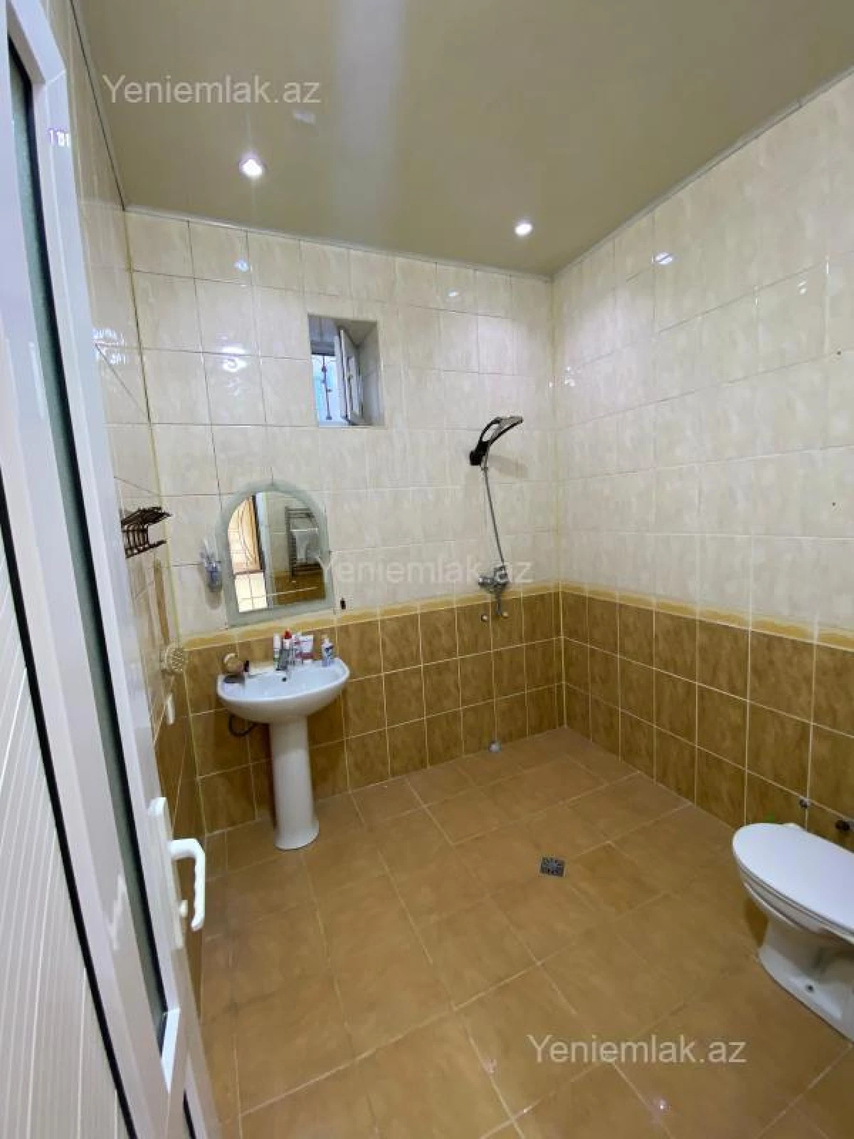 Satılır 4 otaqlı həyət evi 160 m²