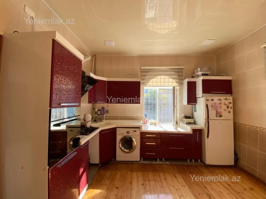 Satılır 4 otaqlı həyət evi 160 m²
