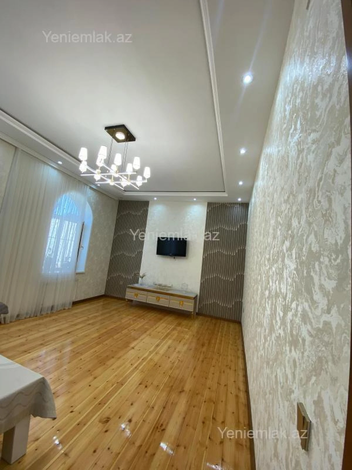 Satılır 4 otaqlı həyət evi 160 m²