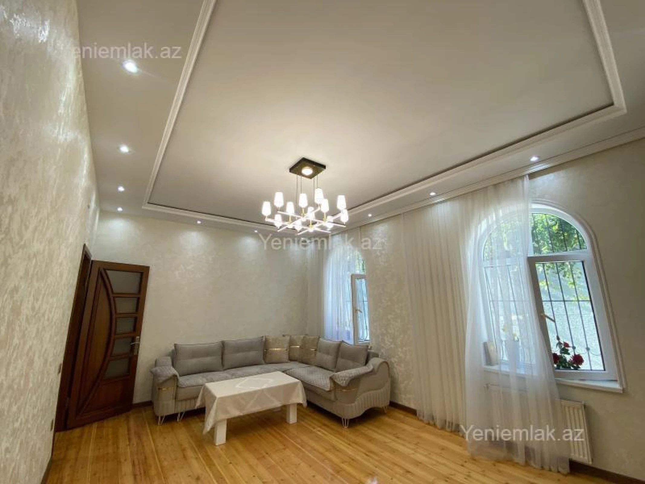 Satılır 4 otaqlı həyət evi 160 m²