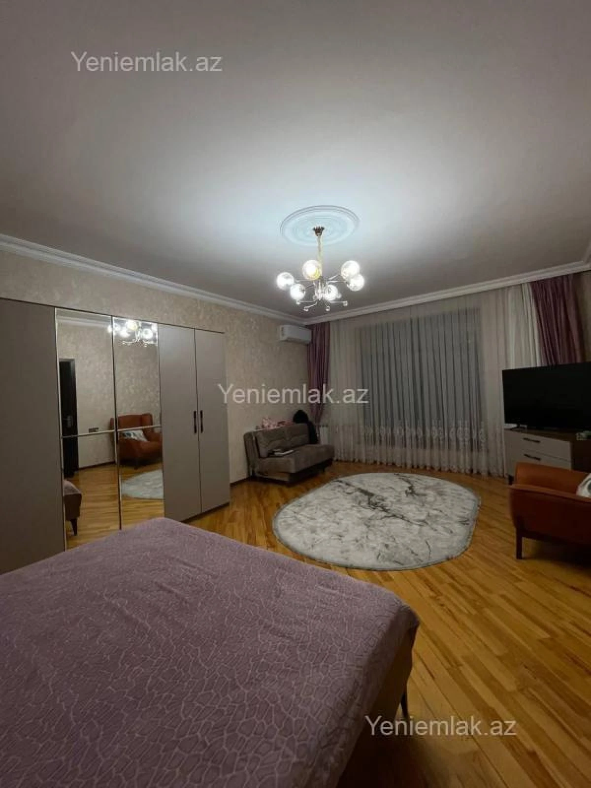 Satılır 5 otaqlı həyət evi 270 m²