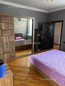 Satılır 5 otaqlı həyət evi 270 m²