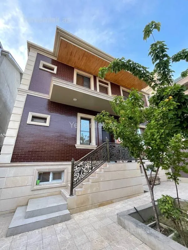 Satılır 5 otaqlı həyət evi 270 m²