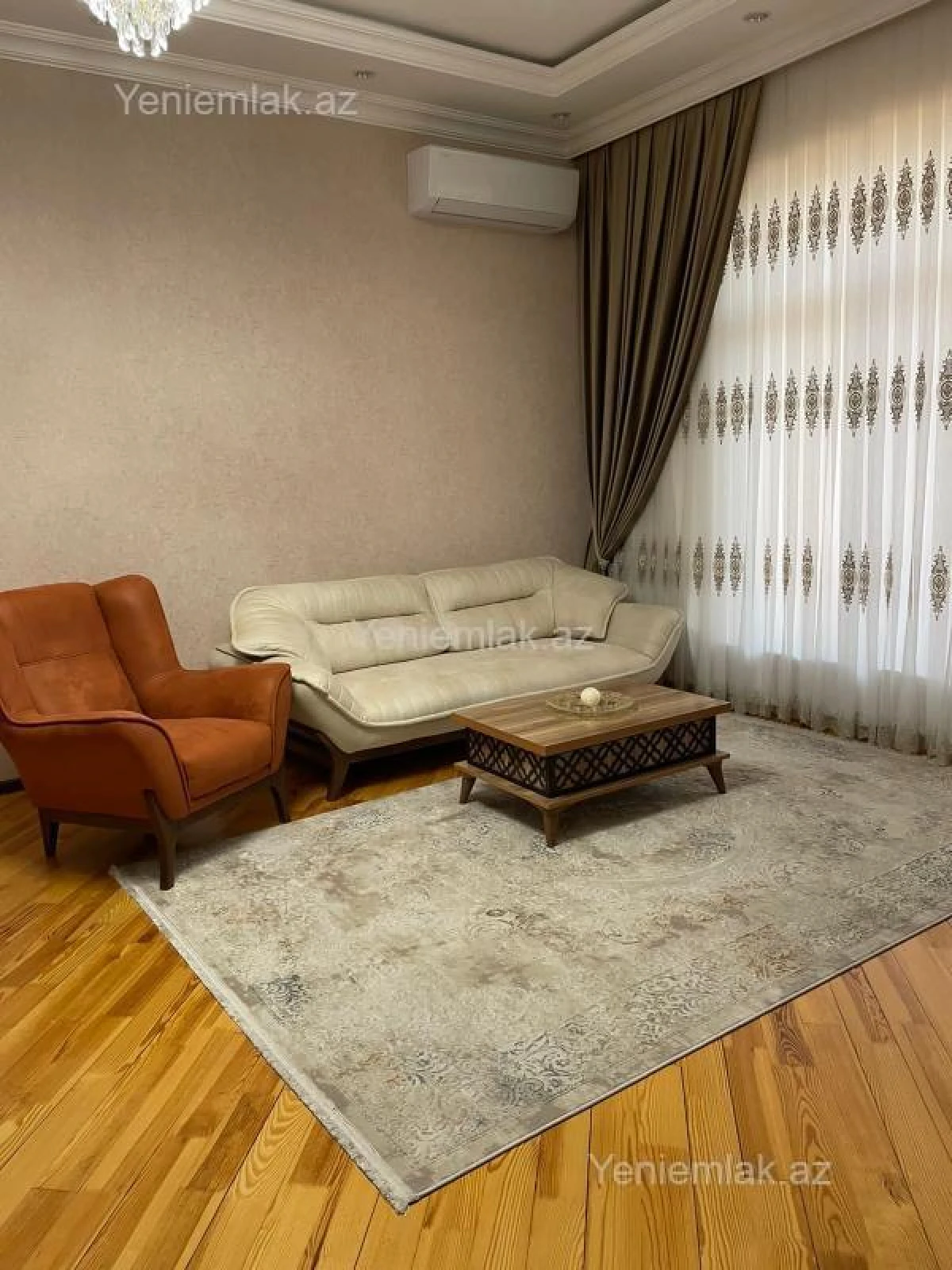 Satılır 5 otaqlı həyət evi 270 m²