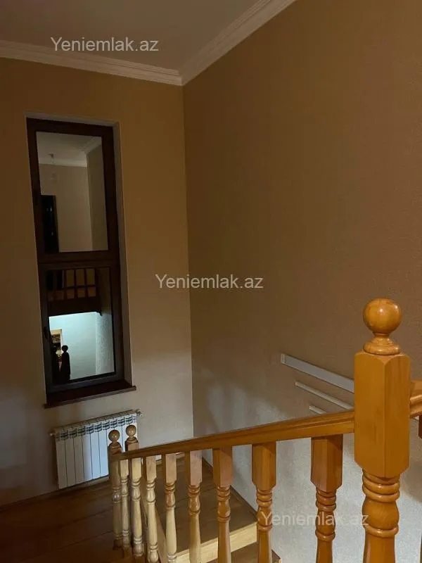 Satılır 5 otaqlı həyət evi 270 m²