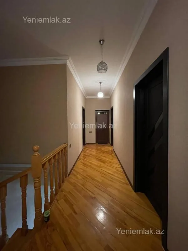 Satılır 5 otaqlı həyət evi 270 m²
