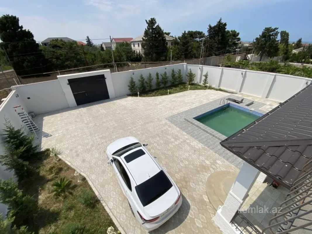 Satılır 5 otaqlı həyət evi 270 m²