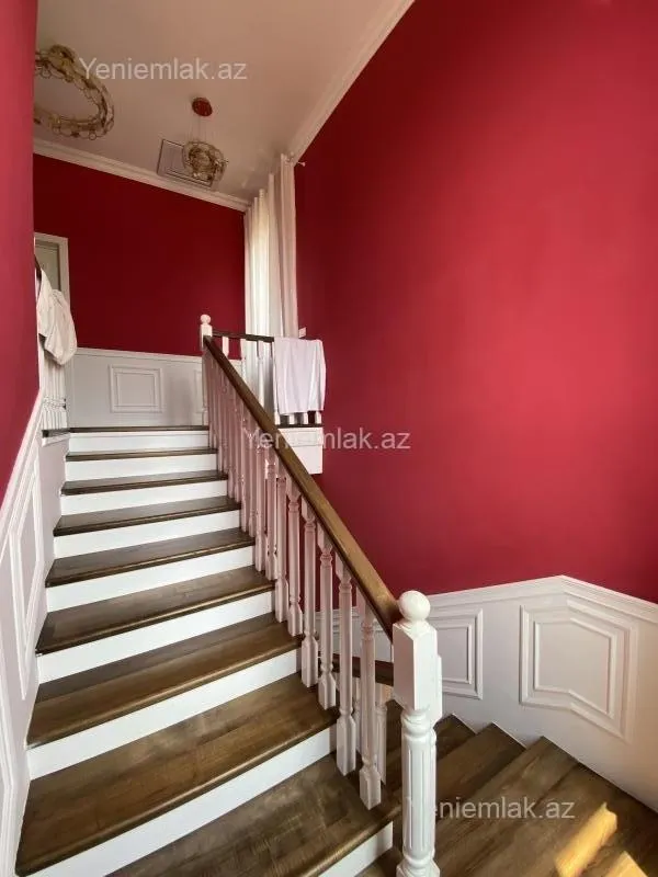 Satılır 5 otaqlı həyət evi 270 m²