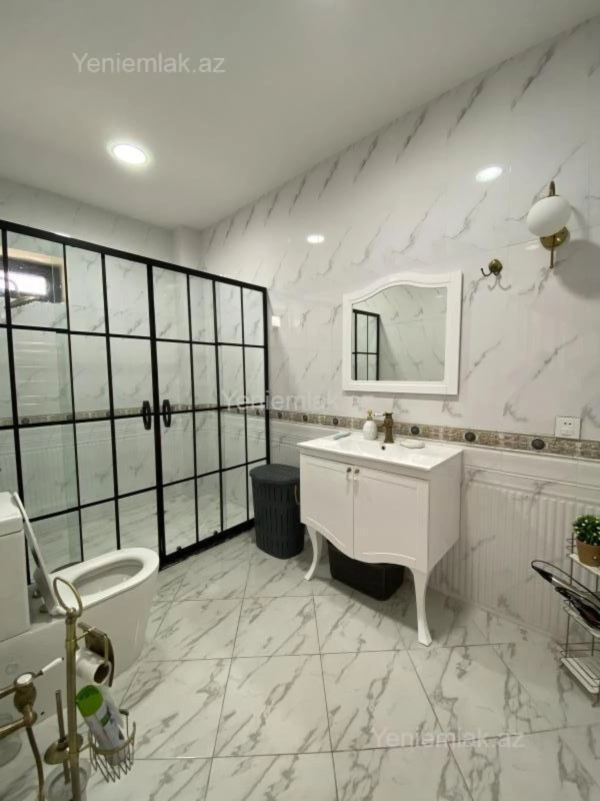 Satılır 5 otaqlı həyət evi 270 m²