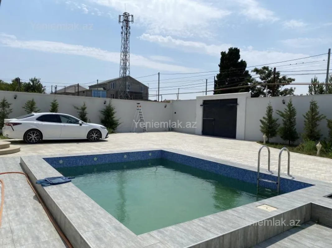 Satılır 5 otaqlı həyət evi 270 m²