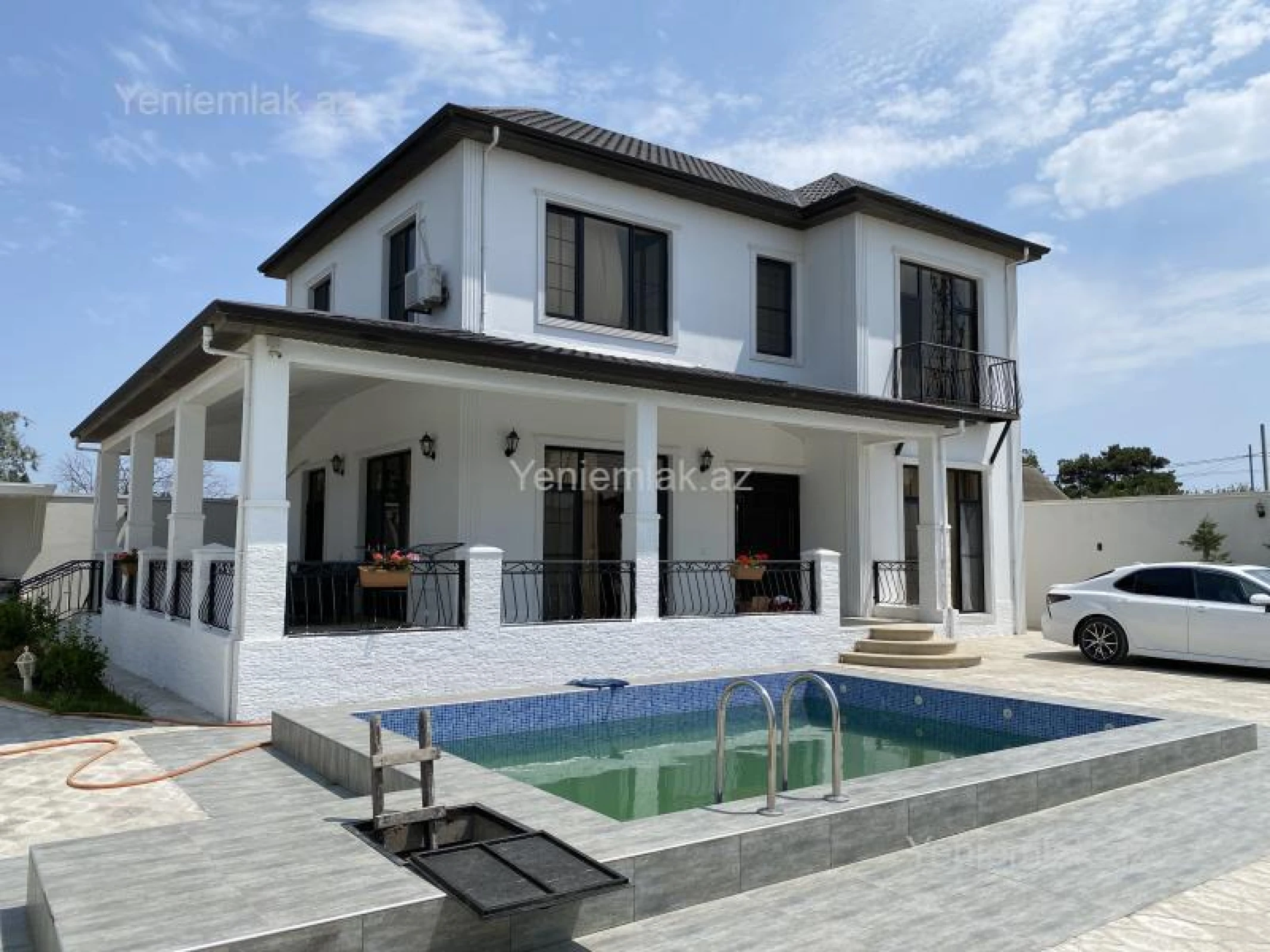 Satılır 5 otaqlı həyət evi 270 m²