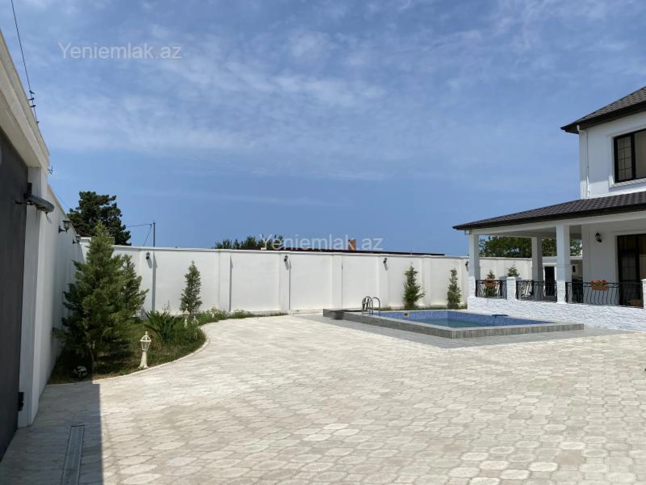 Satılır 5 otaqlı həyət evi 270 m²