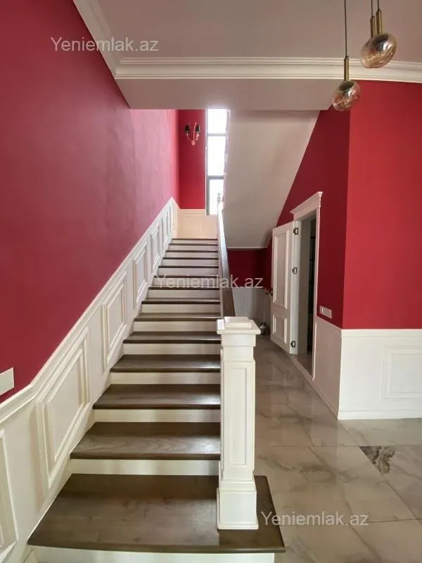 Satılır 5 otaqlı həyət evi 270 m²