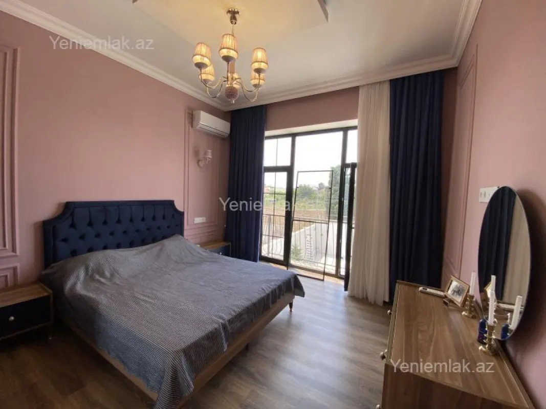 Satılır 5 otaqlı həyət evi 270 m²